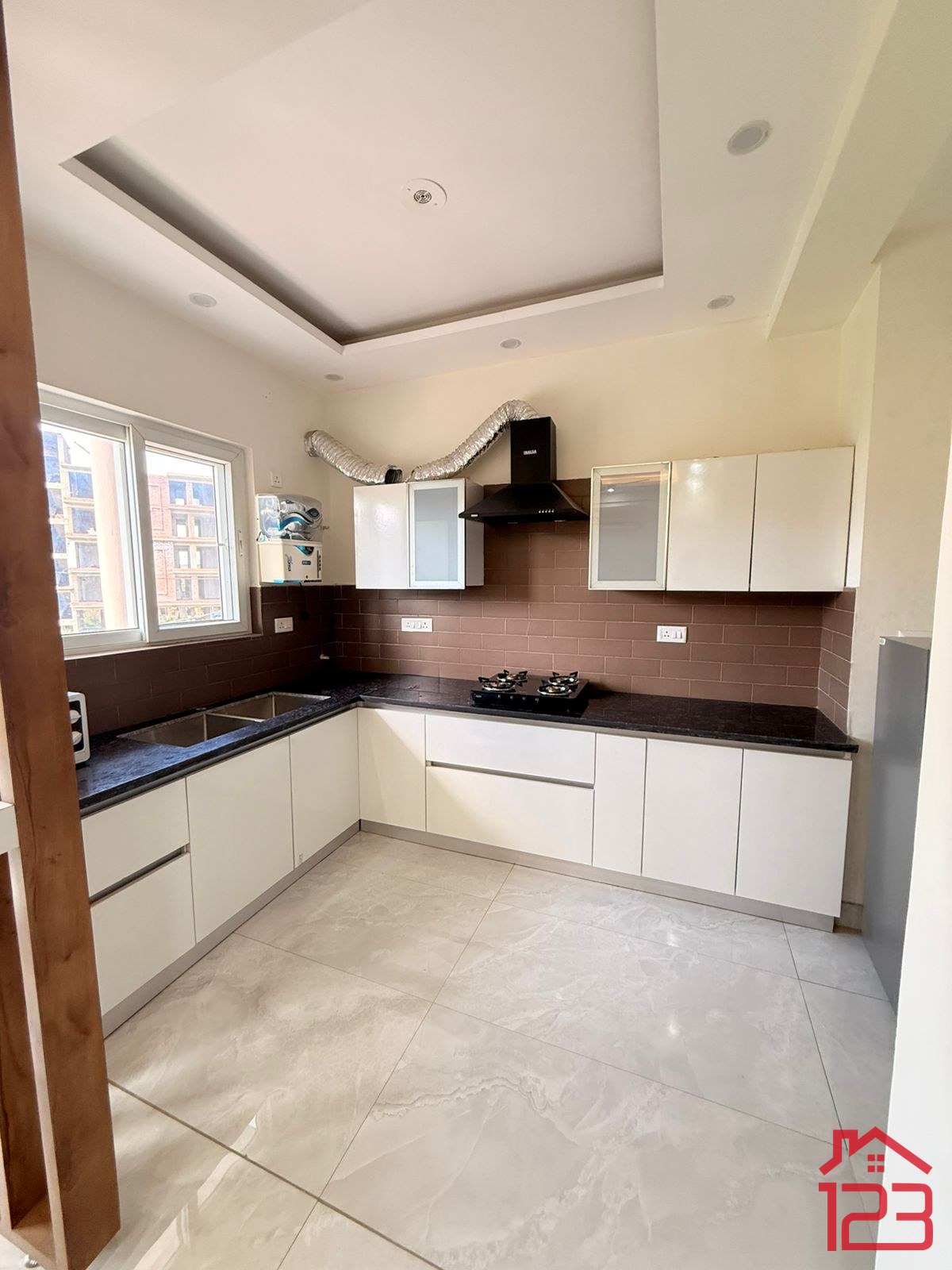 ACME Heights 92 — image 2